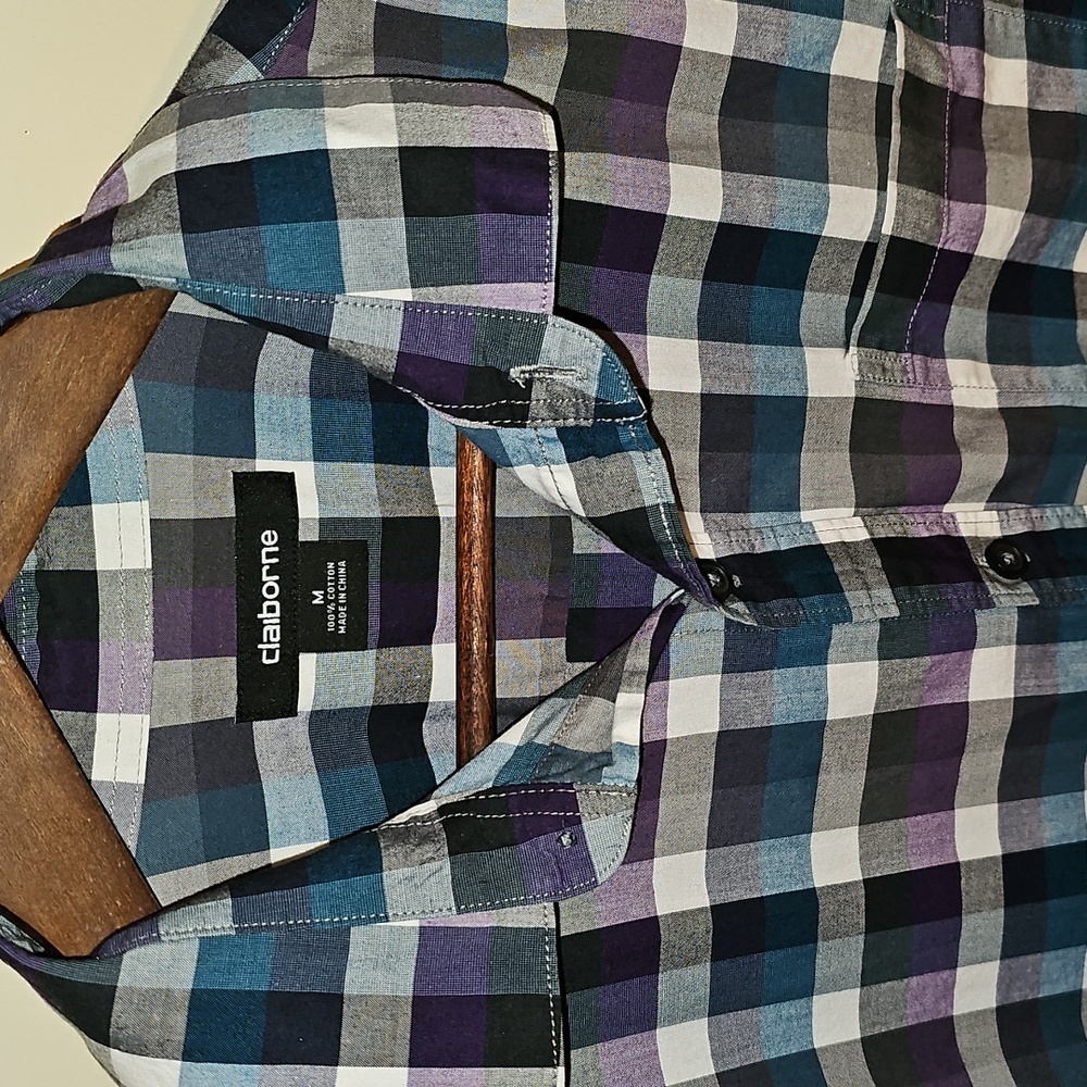 CLAIBORNE- MEN'S SHORT SLEEVED-Casual Button Down Shirt PLAID - Picture 3 of 5